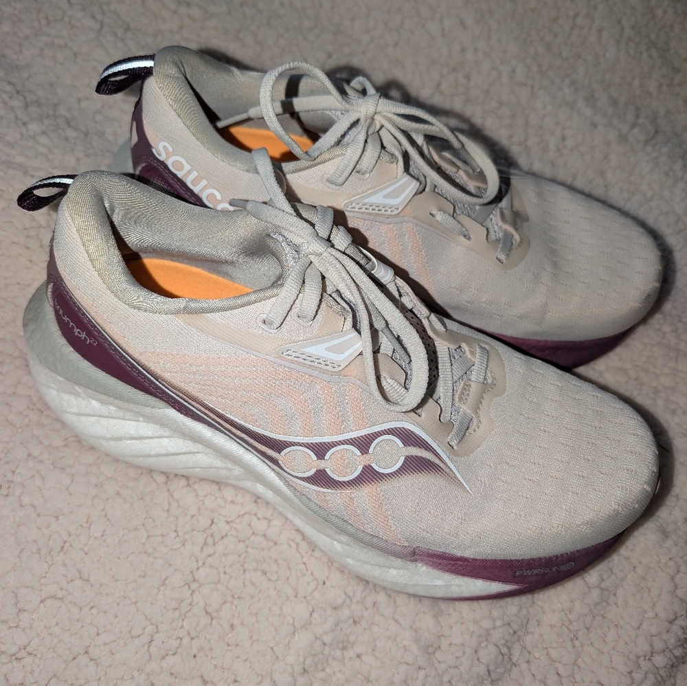 Saucony Women's Cream and Purple Running Shoes Eggplant Triumph 22